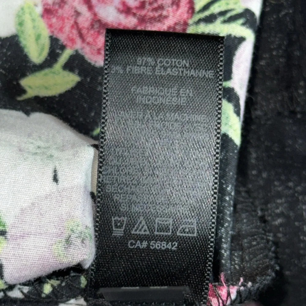 Express Black Ruched Floral Sleeveless Blouse - Picture 7 of 7